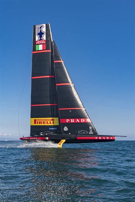 luna rossa sailing.